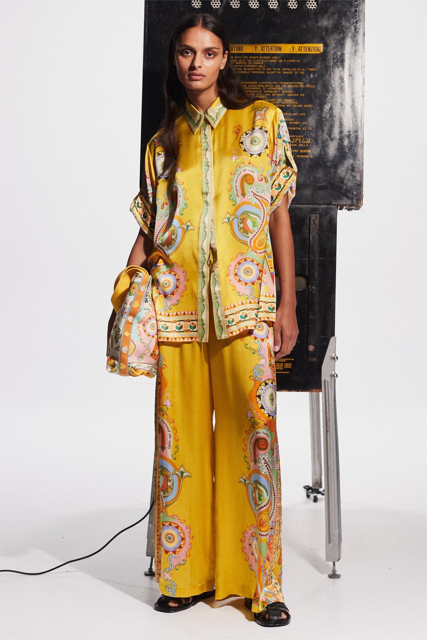 Paisley Print Satin Bottom Top ＆ Mid Waist Pants Set