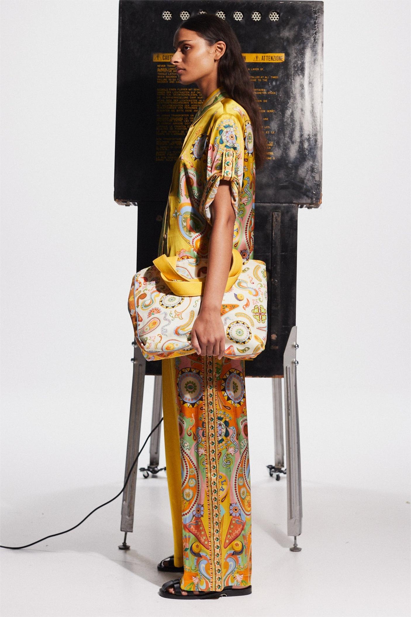 Paisley Print Satin Bottom Top ＆ Mid Waist Pants Set