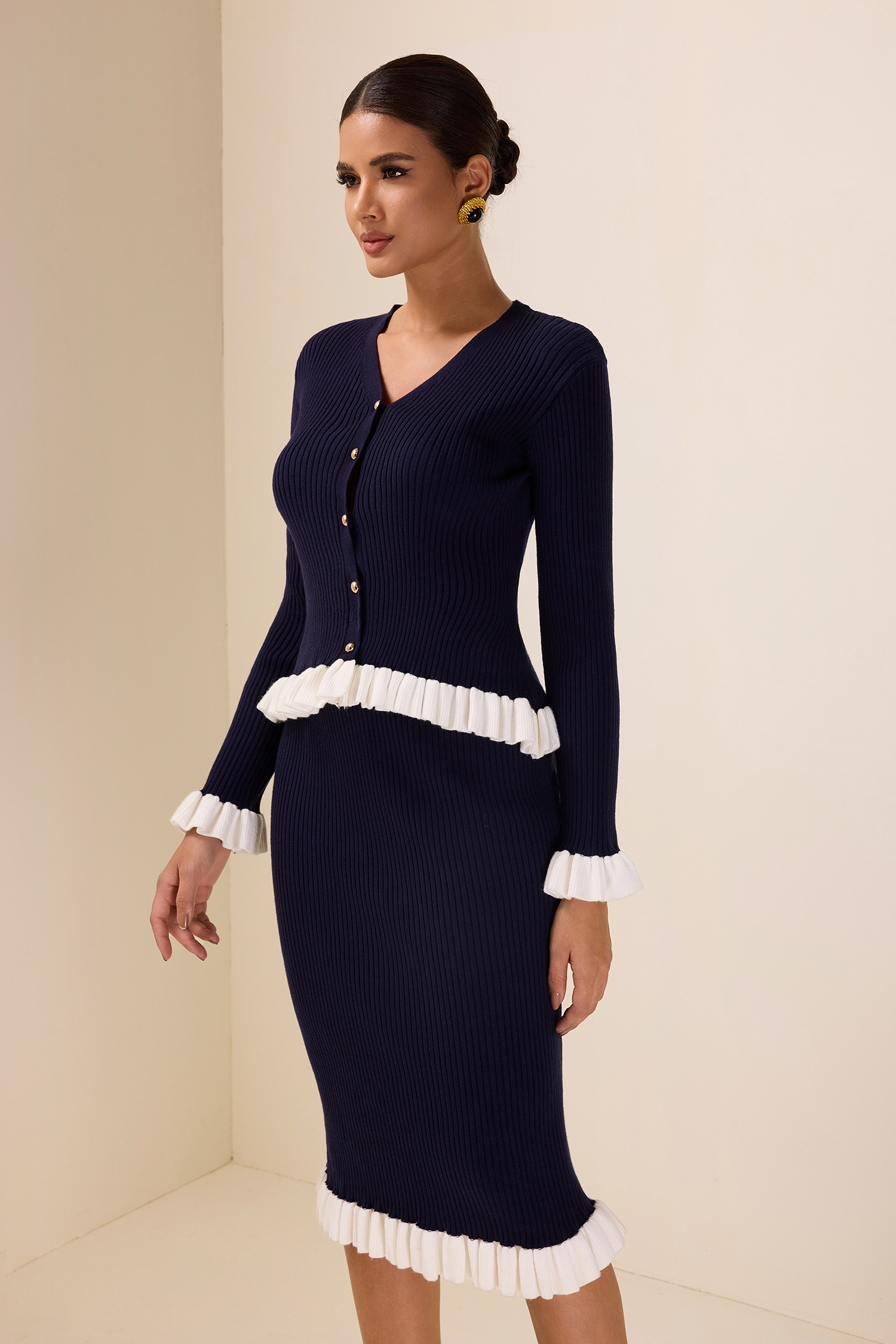 Knit Contrast Color Top ＆ Mid Waist Frill Midi Skirt Set